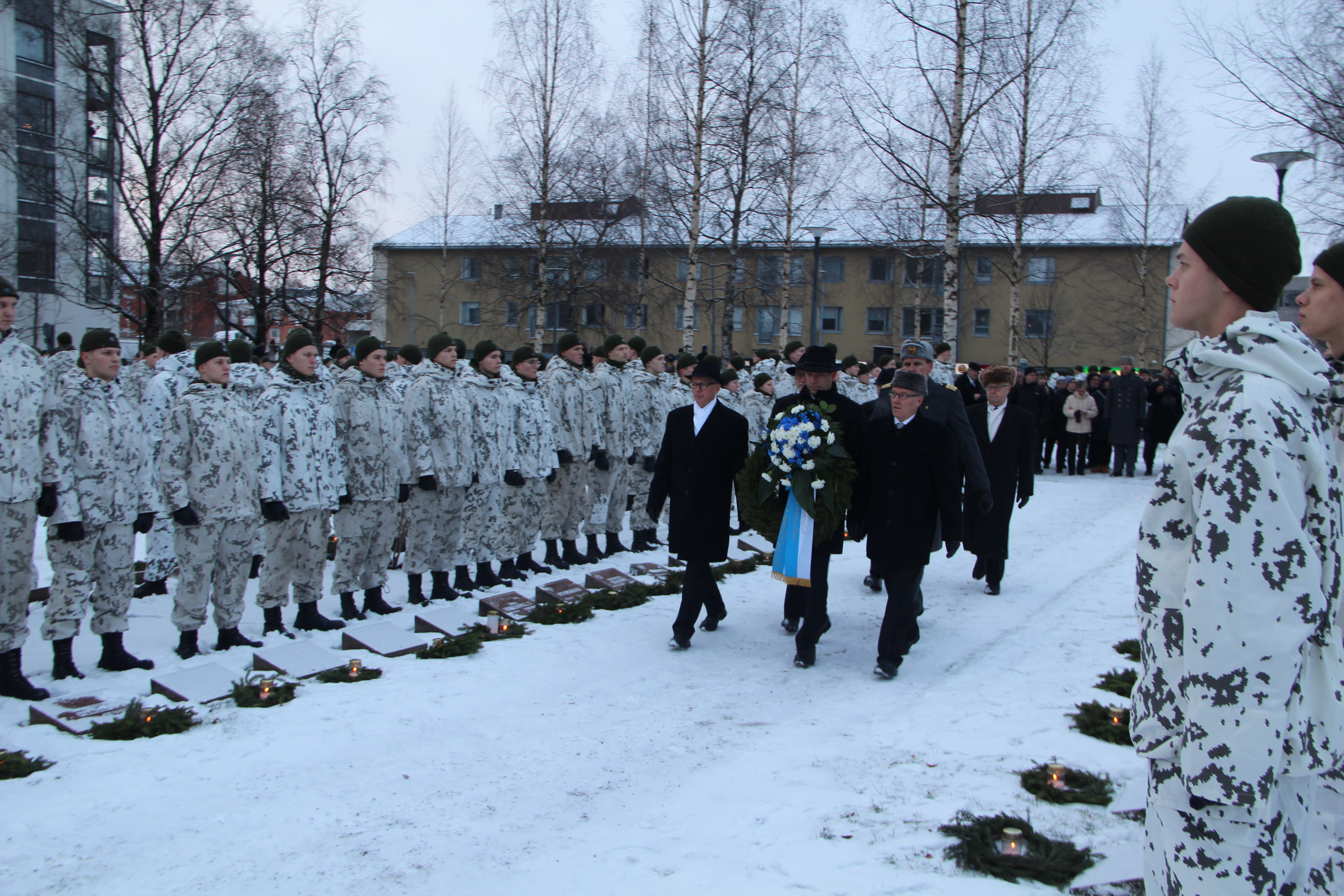 LappeenrantaFI/Itsenäisyyspäivän seppeleenlasku sankarihautausmaalla.jpg